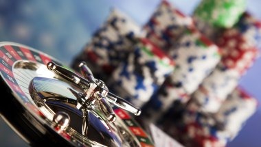 Featured slot games and live dealer studios displayed together